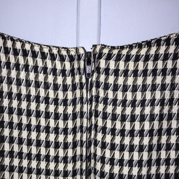 *Houndstooth Top with Attached Black Skirt - Size: 7/8* - Picture 7 of 12